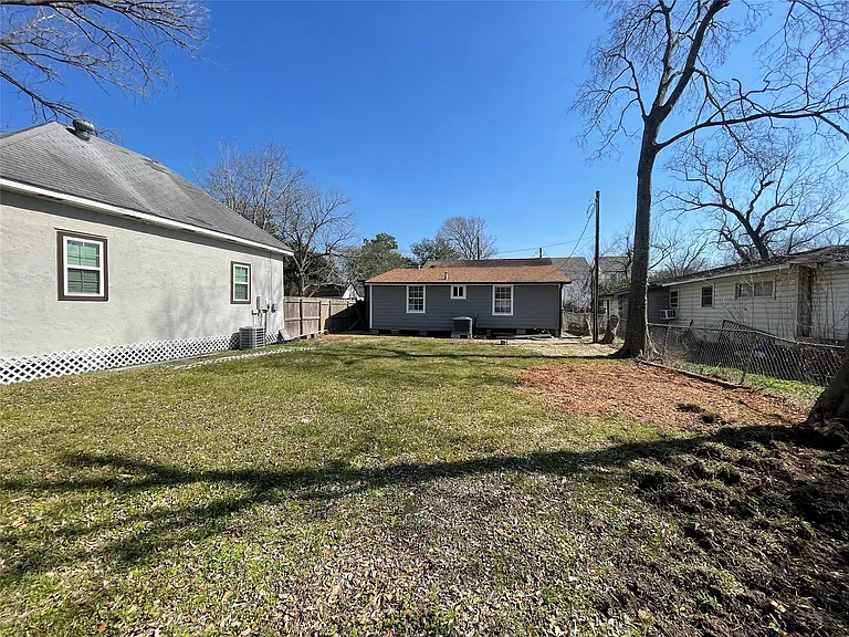 2508 S Texas Ave — Photo 21