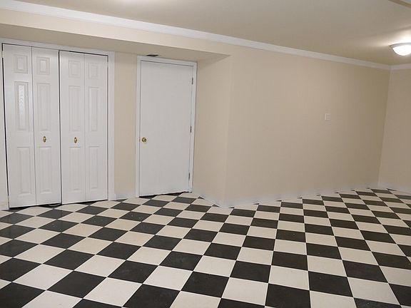 4th image of 22444 Hamilton Dr