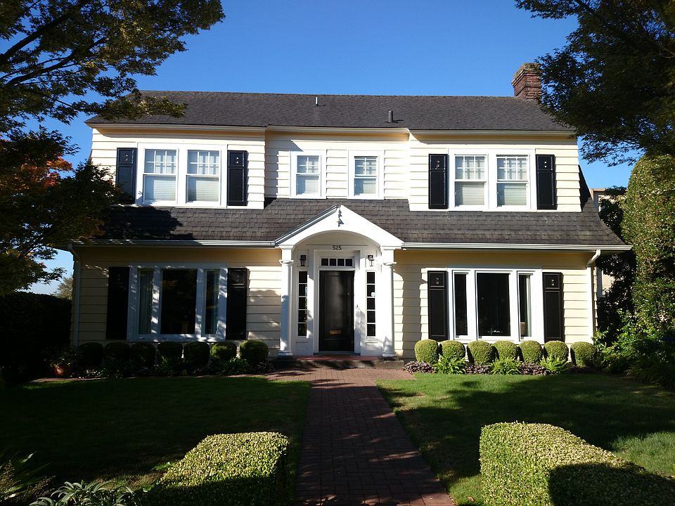 1st image of 525 W Kinnear Pl