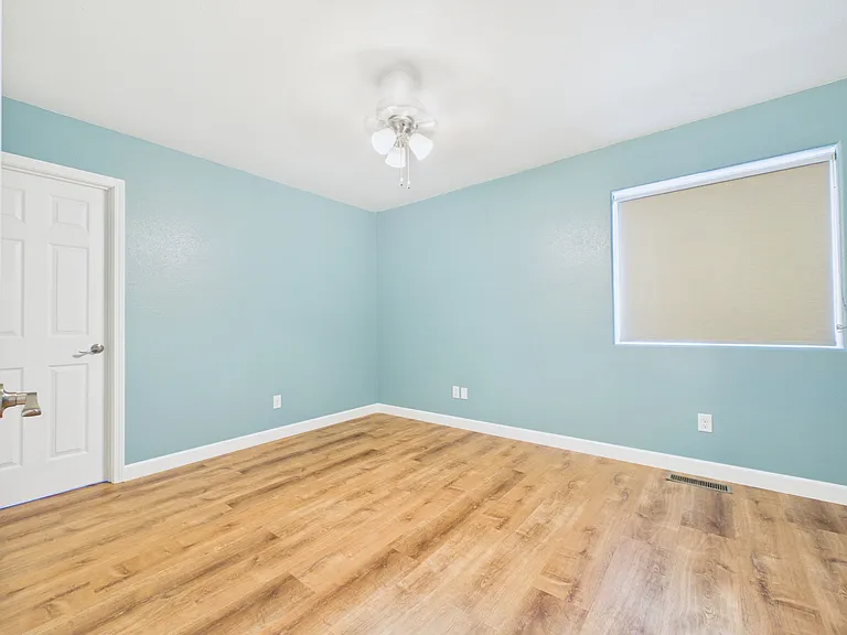 245 Johnson St — Photo 12