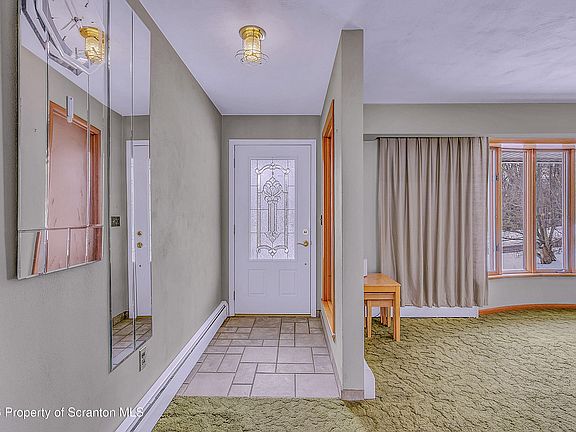 4th image of 108 W Mountain Rd