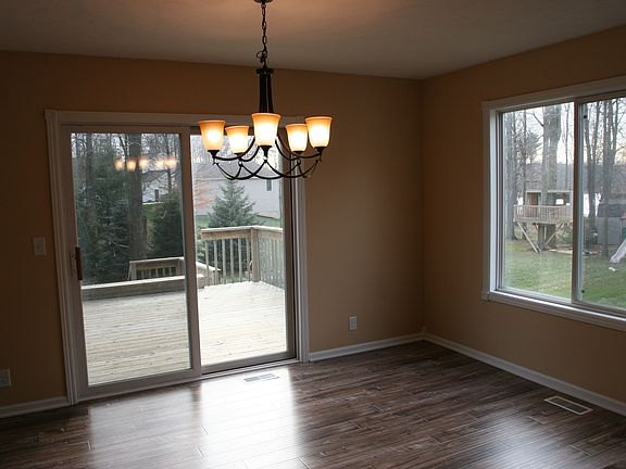 5th image of 7154 Pine Valley Dr