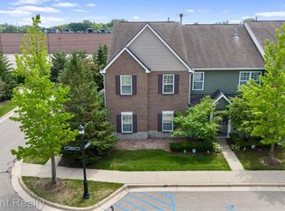 17627 Windflower Dr, Southfield, MI 48076