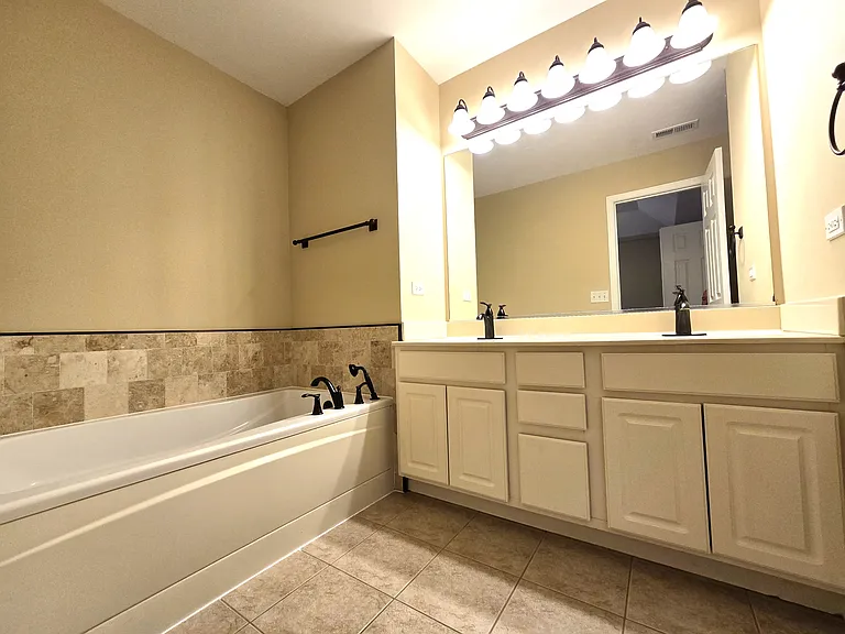 5311 Wildspring Dr — Photo 7