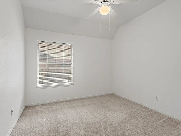 7902 Isaac Pryor Dr — Photo 25