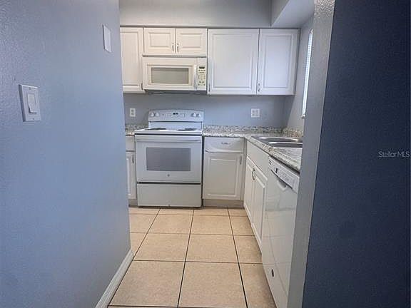 5th image of 205 Eden Ln E