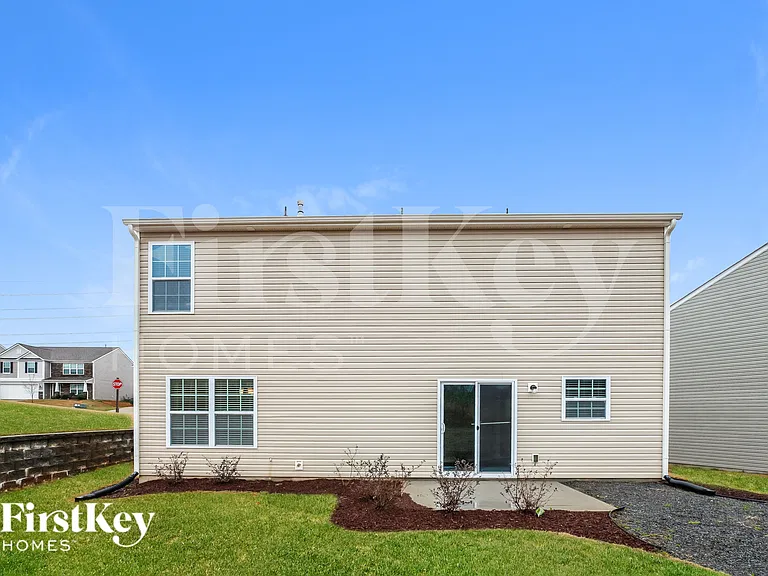 1512 Summer View Ln — Photo 15