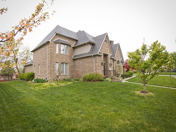 4th image of 1200 Parkview Way