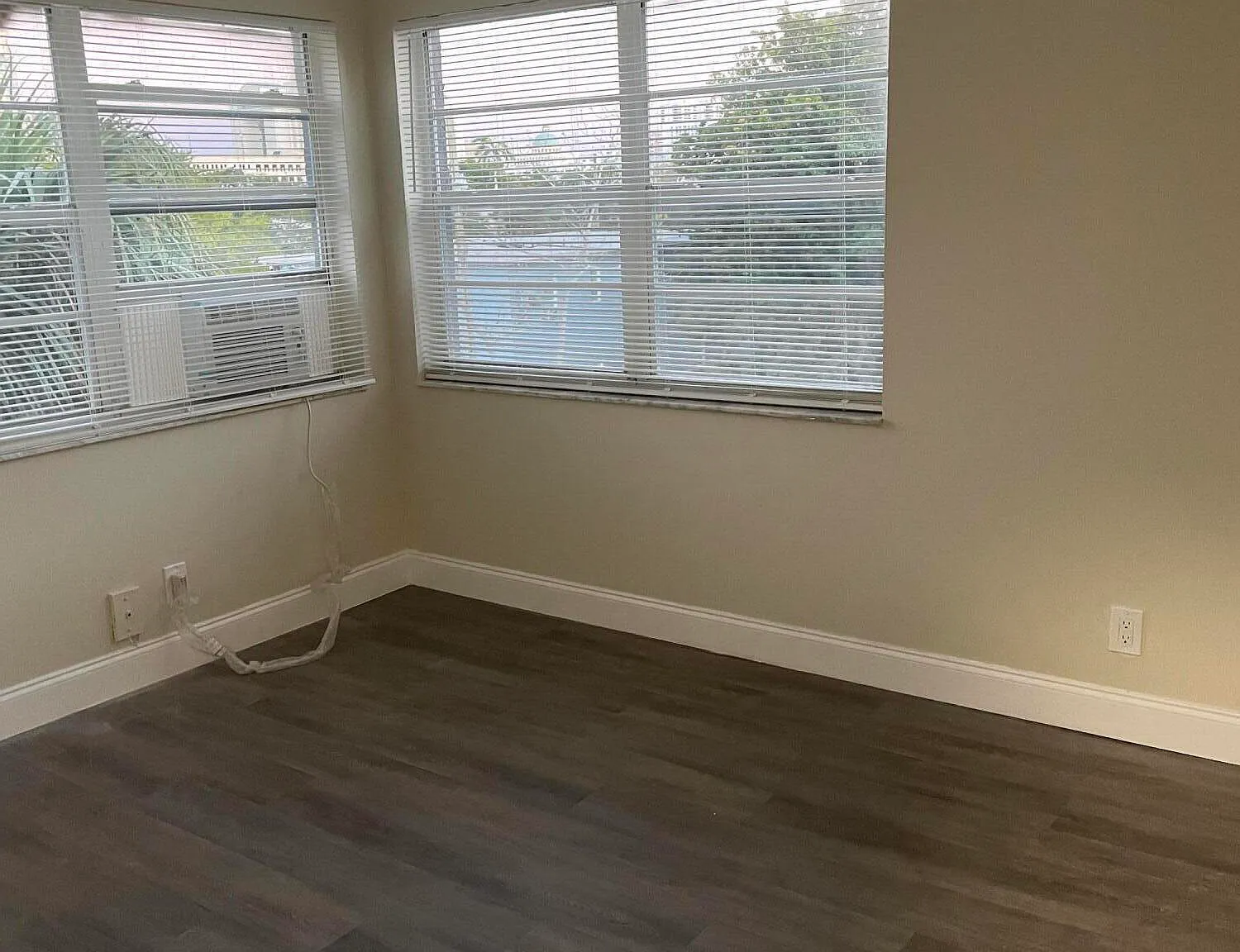 2 bed, 1.0 bath, 1000 sqft, $1,750 — Photo 1