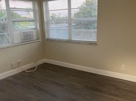 710 7th St, West Palm Beach, FL