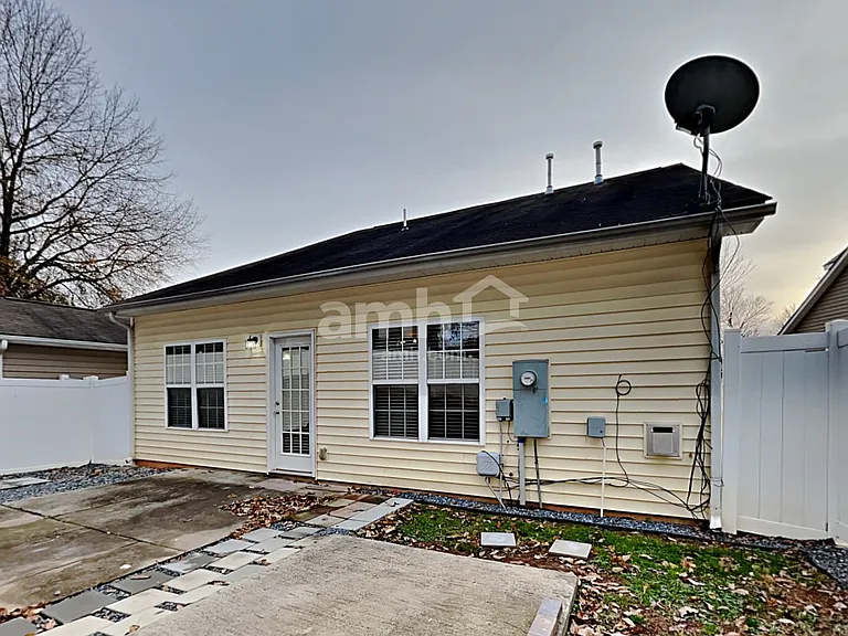 11342 Heritage Green Dr — Photo 20