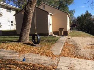 1122 9th St NW, Minot, ND 58703