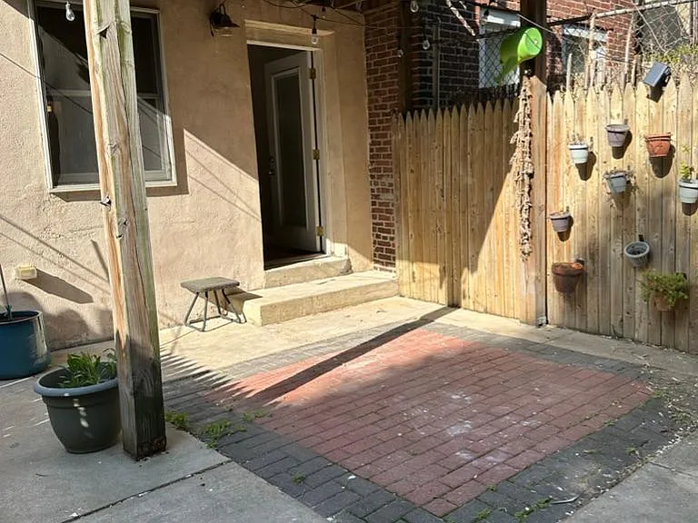2022 Fairmount Ave #1F — Photo 24