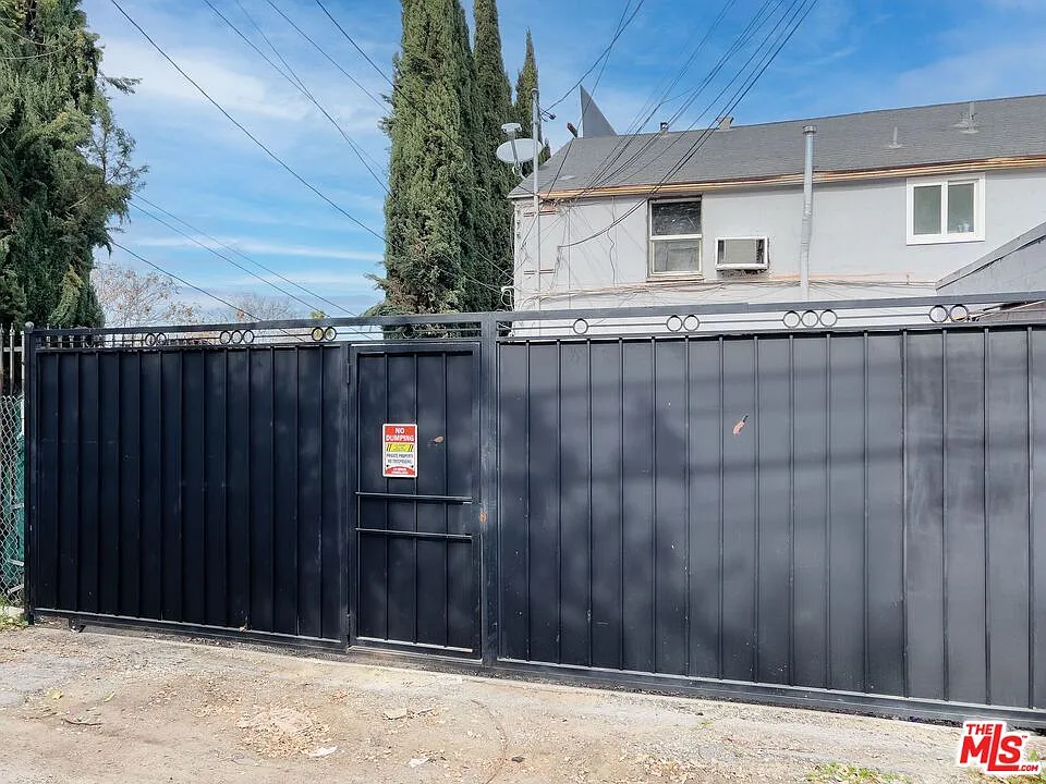 Studio, 1.0 bath, 380 sqft, $1,599 — Photo 4