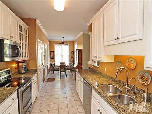 3rd image of 6221 Ambleside Dr