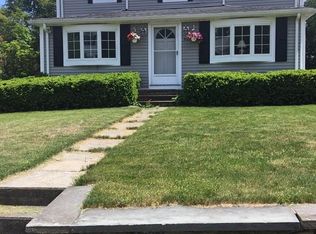 86 Hillside Ave, Needham, MA 02494