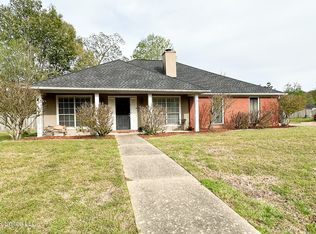 120 Oak Grove Dr, Brandon, MS 39047