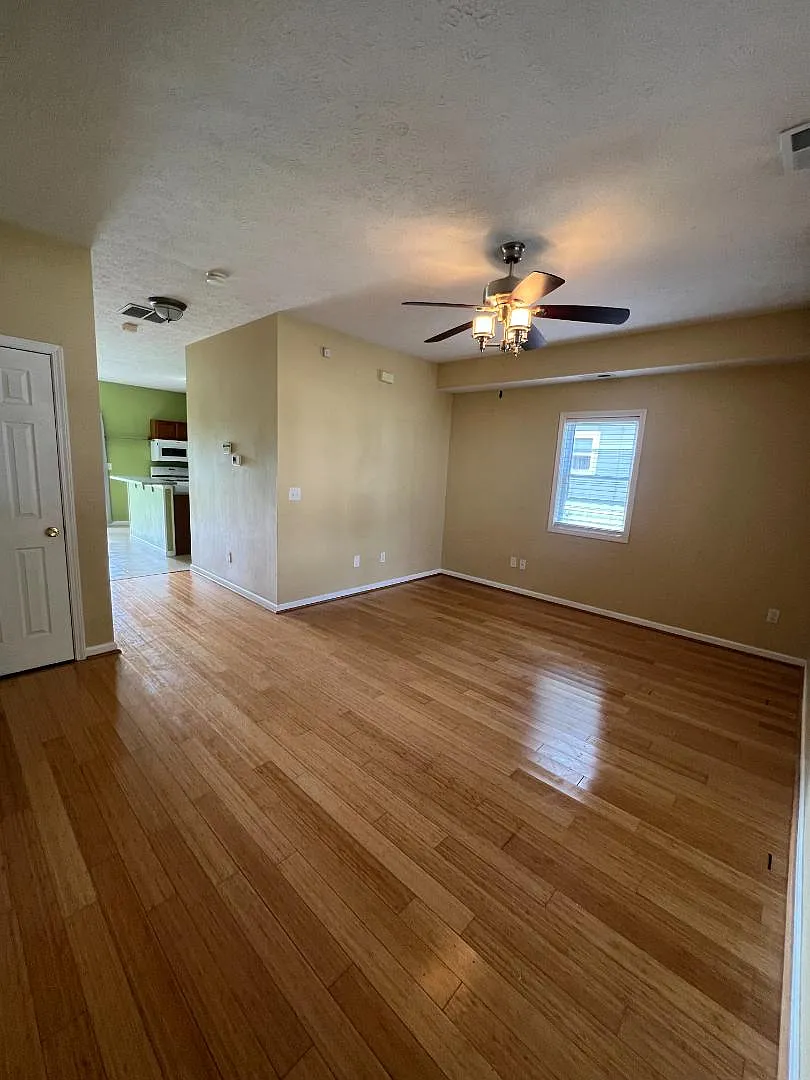 2842 Highland Pl — Photo 2