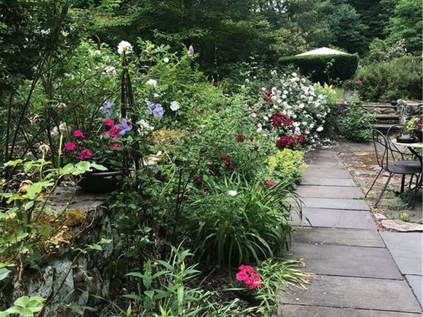 87 Red Coat Rd, Westport, CT 06880