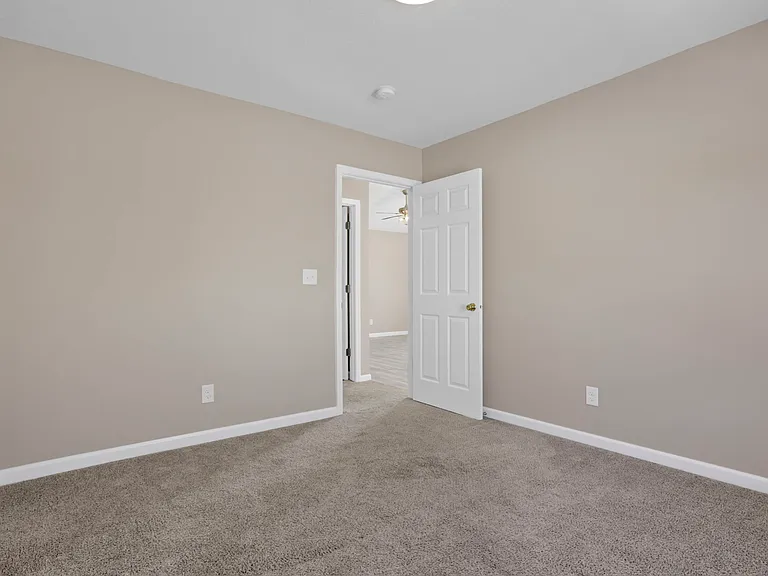98 Burt Ave — Photo 19