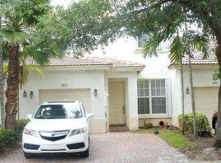 7975 NW 18th Ct, Pembroke Pines, FL 33024