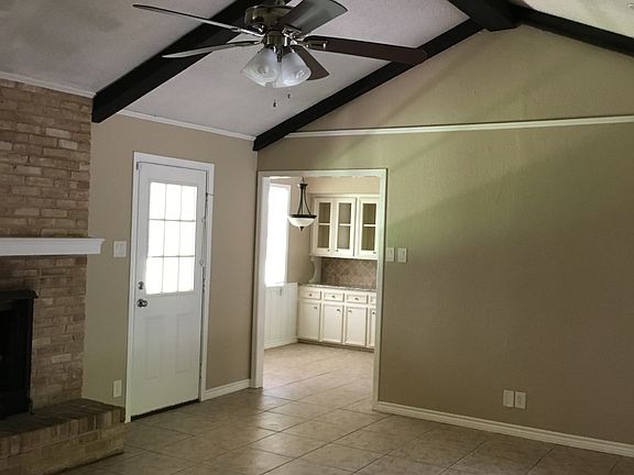 3rd image of 205 Garden Club Dr