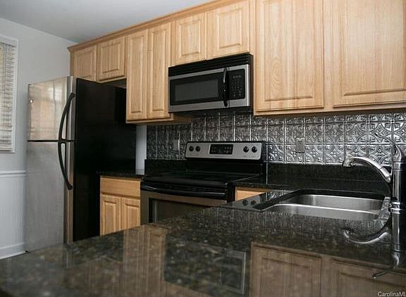 3rd image of 1344 Green Oaks Ln APT O