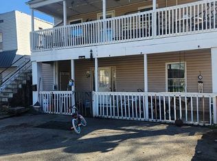 704 10th St, Saint Albans, WV 25177