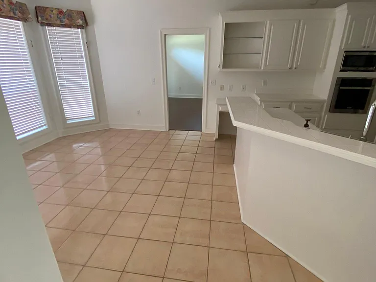 108 Woodland Hills Blvd — Photo 3