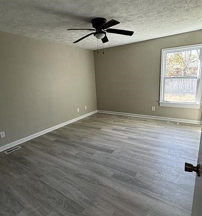 5th image of 1574 Hazelcrest Dr