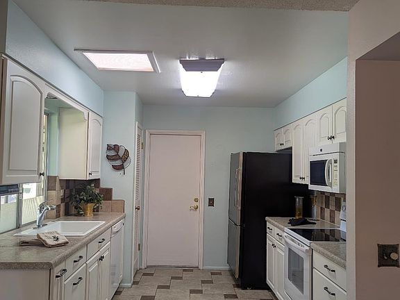 3rd image of 11012 W CARON Drive