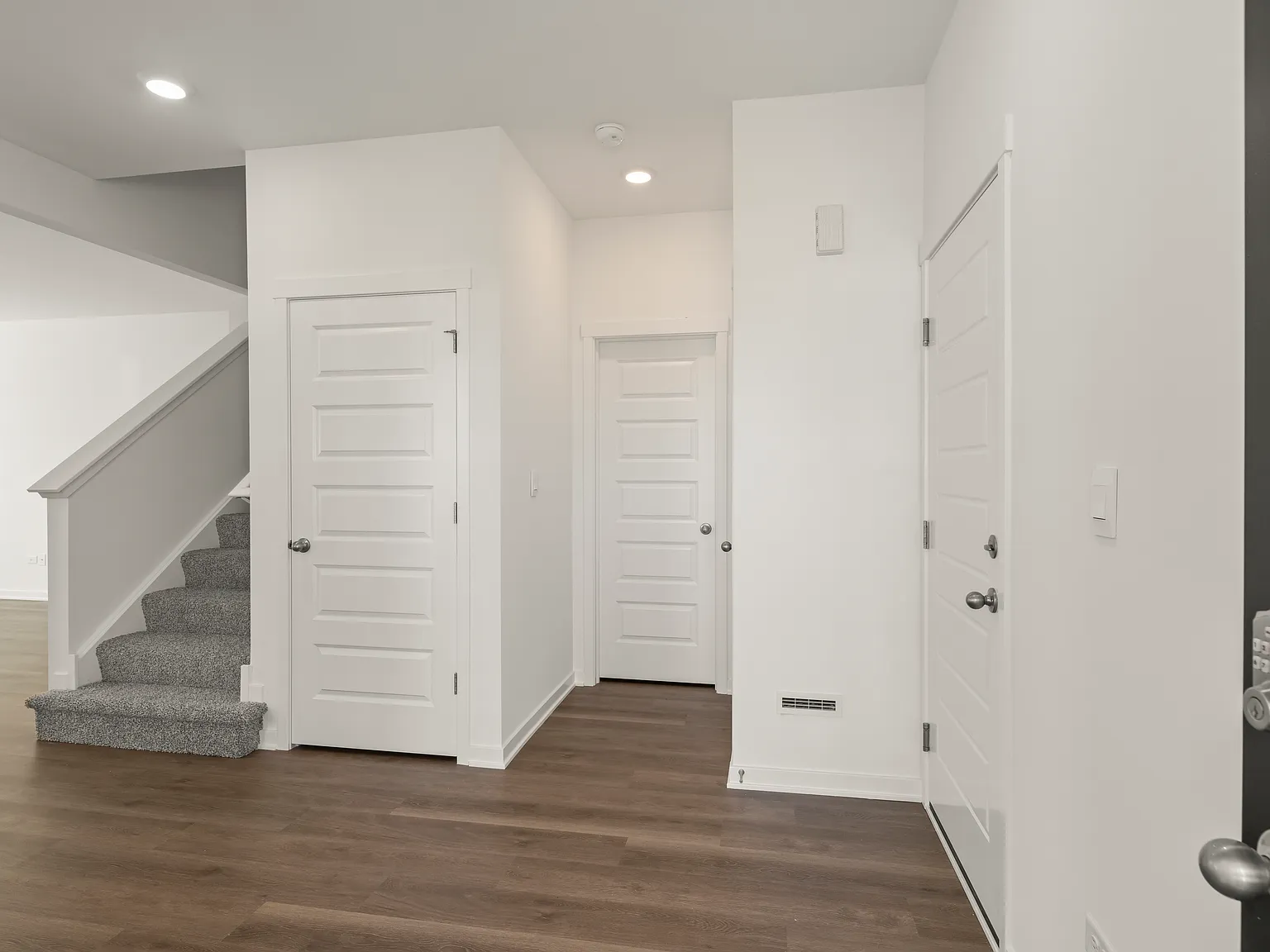 3 bed, 1794 sqft, $3,200 — Photo 2