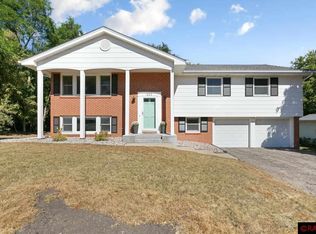 825 W Traverse Rd, Saint Peter, MN 56082