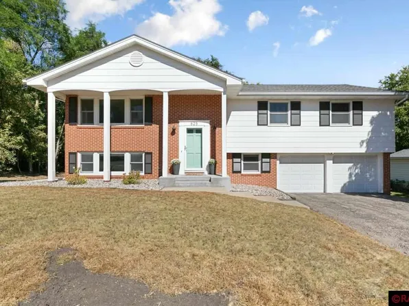825 W Traverse Rd, Saint Peter, MN 56082