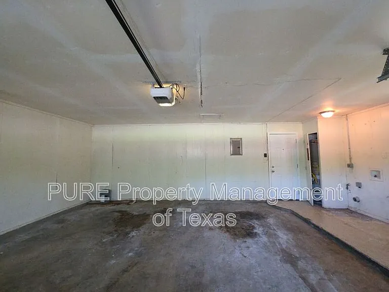 3000 Lakeside Dr — Photo 47