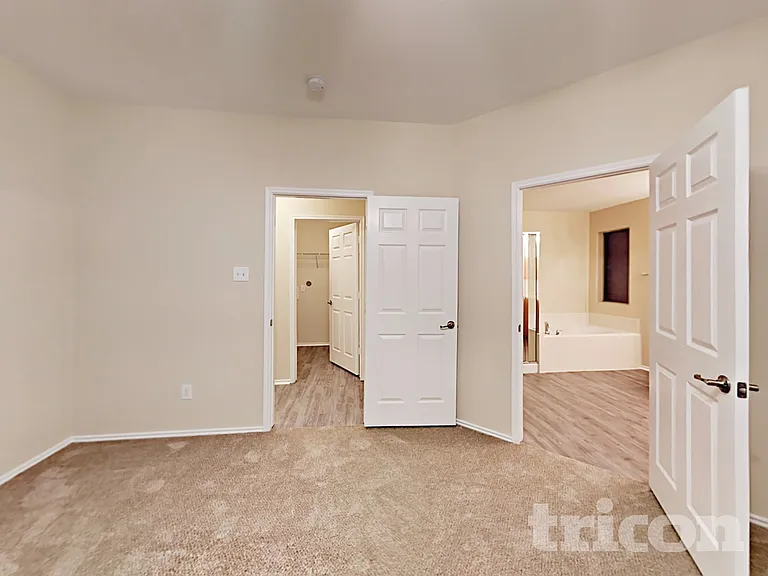 10338 Whisper Bluff Dr — Photo 18