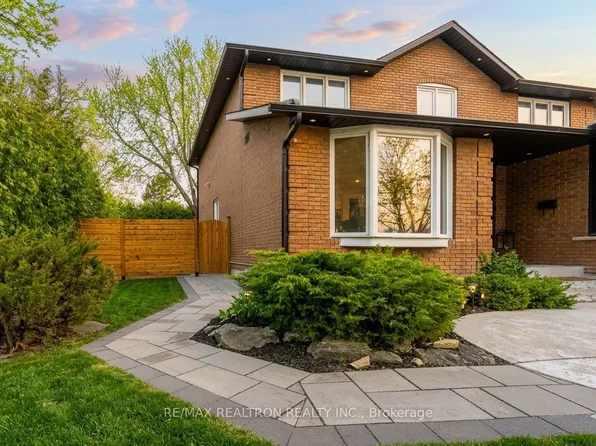 3 Evergreen Cres, Markham, ON L3T 5V8