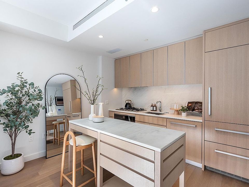 1st image of 500 W 45th St Unit 222