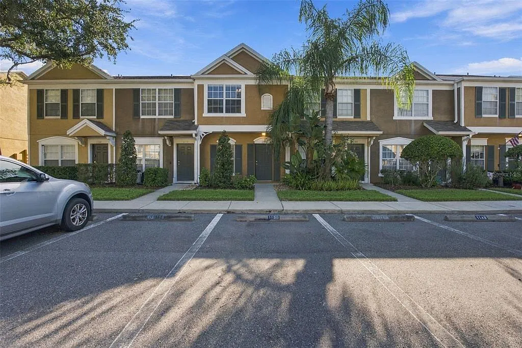 2 bed, 2.5 bath, 1184 sqft, $1,750 — Photo 1