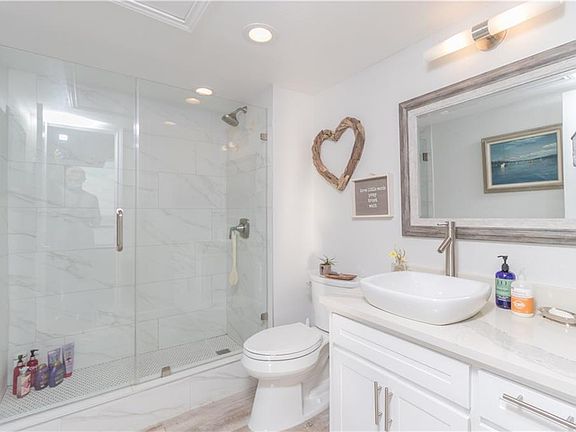 3rd image of 4302 Ocean Dr