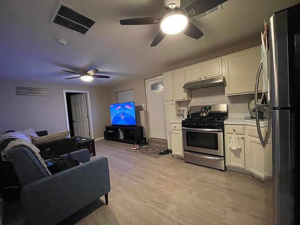 1st image of 17 Ruxton Ave