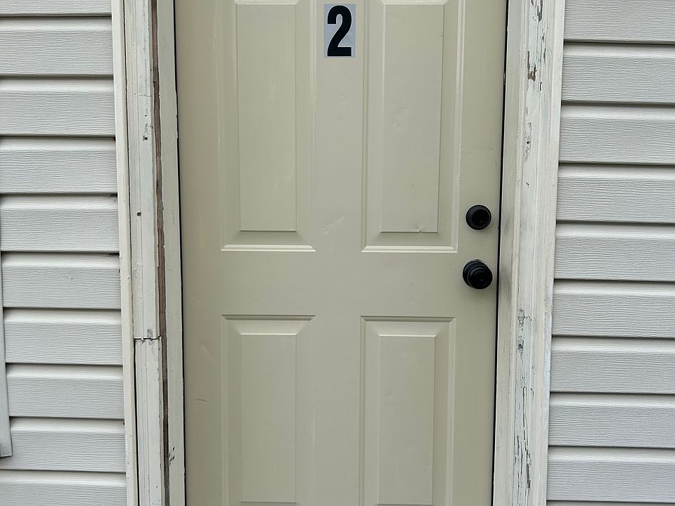 1st image of 165 Chestnut St APT 2