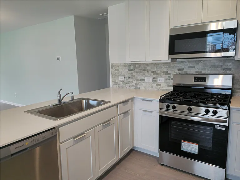 1600 Baron Ln — Photo 3