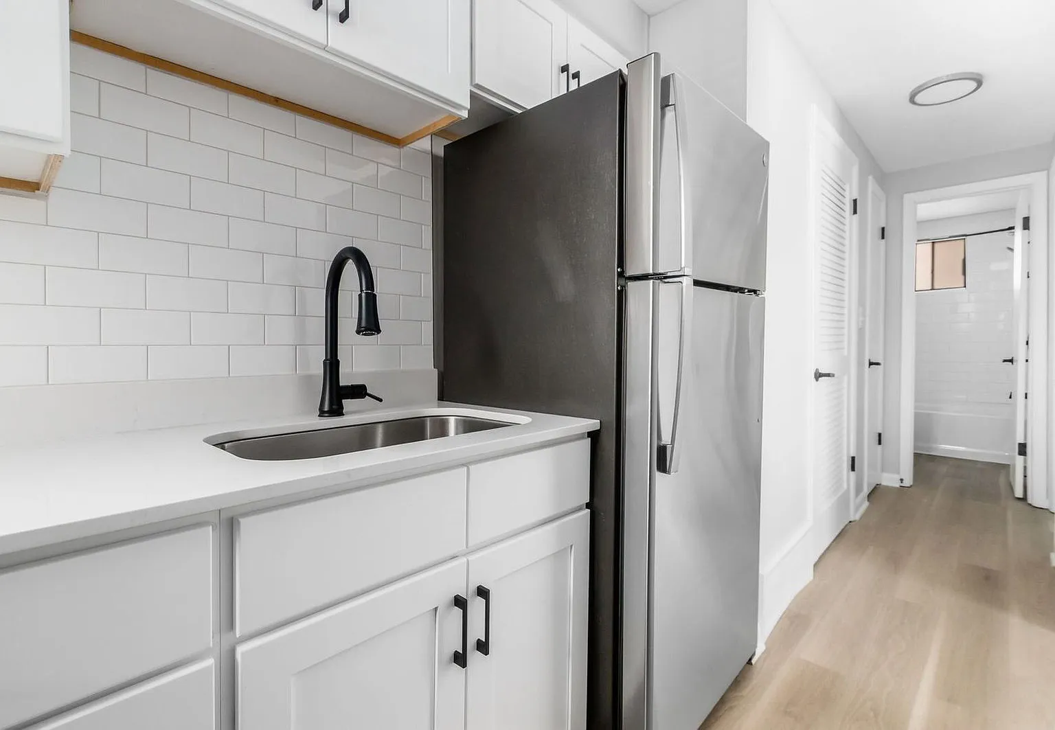 1 bed, 1.0 bath, $1,025 — Photo 3