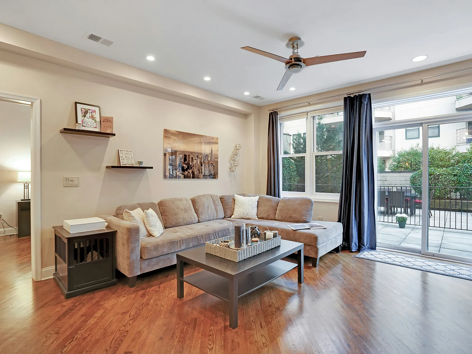 2 bed, 1101 sqft, $4,750 — Photo 3