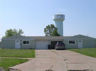 1562 E 33rd Ct, Lorain, OH 44055