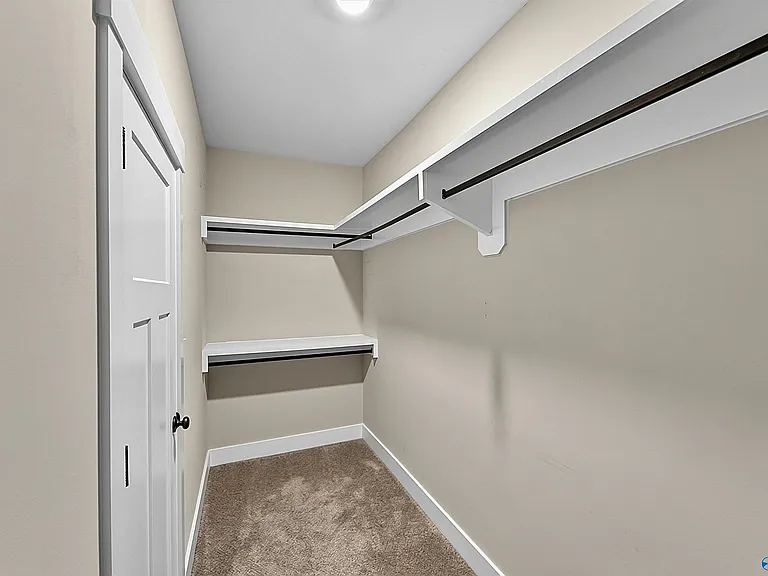 114 Hudson River Dr — Photo 31