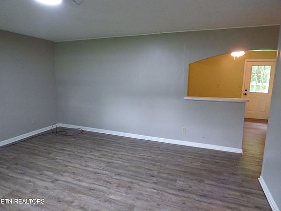 4th image of 79 Windermere Dr