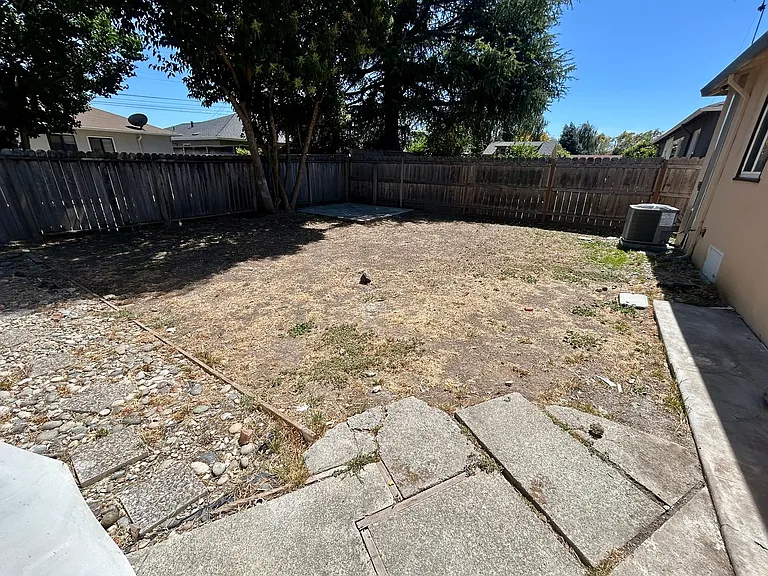 1254 Lillian Ave — Photo 14