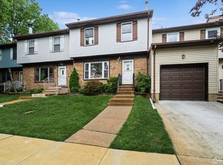 70 Corona Ct, Old Bridge, NJ 08857